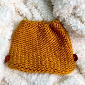Mustard yellow ponytail hat with side mask buttons